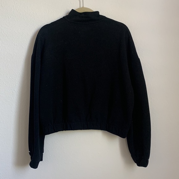 Hollister Sweater - Picture 2 of 4